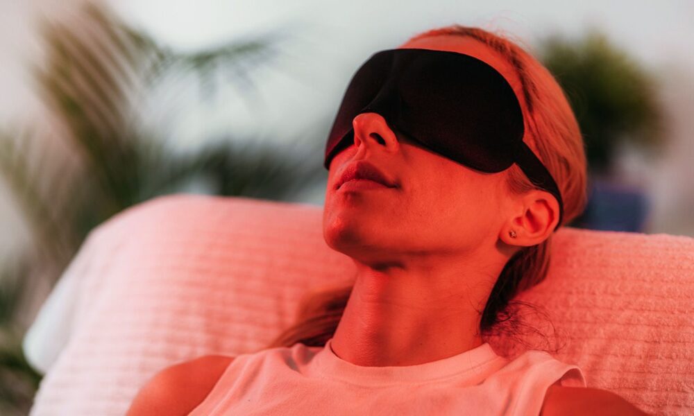 tired-after-cleaning?-how-red-light-therapy-might-be-your-new-secret-weapon